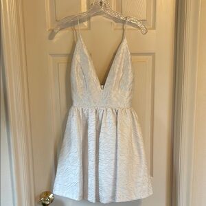 NWT Alice and Olivia white Lace detailed mini dress bridal bachelorette